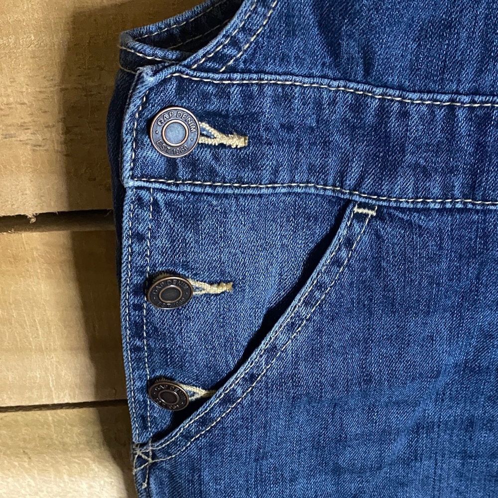 GAP Blue Denim Short Overalls size small cotton fabric good hardware cuffed - Picture 3 of 6